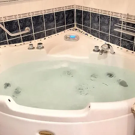 Apartment Airport - Bath - Kids Friendly *
