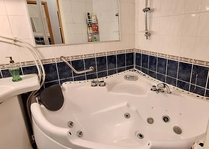 Airport - Bath - Kids Friendly *