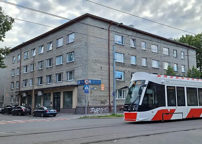 Airport - Bath - Kids Friendly 公寓