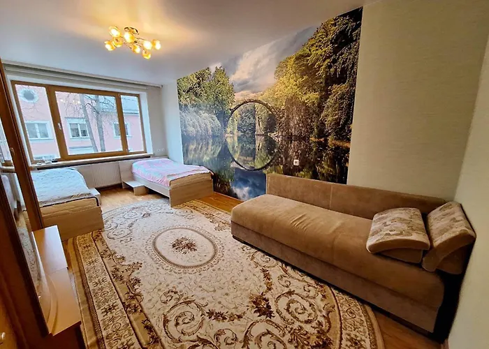 Airport - Bath - Kids Friendly 公寓