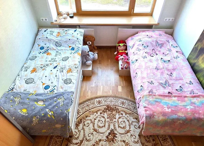 Airport - Bath - Kids Friendly 塔林