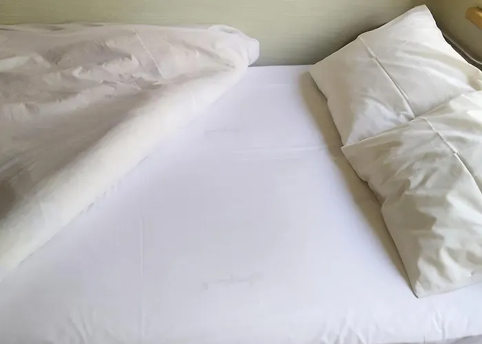 Airport - Bath - Kids Friendly 公寓