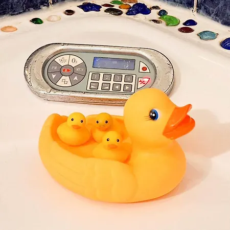 Airport - Bath - Kids Friendly * Tallinn